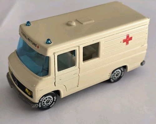Siku binz ambulance v292 - binz,