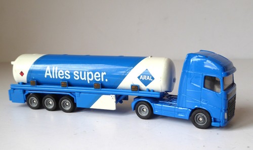 Siku 1626 volvo petrol tanker - siku,